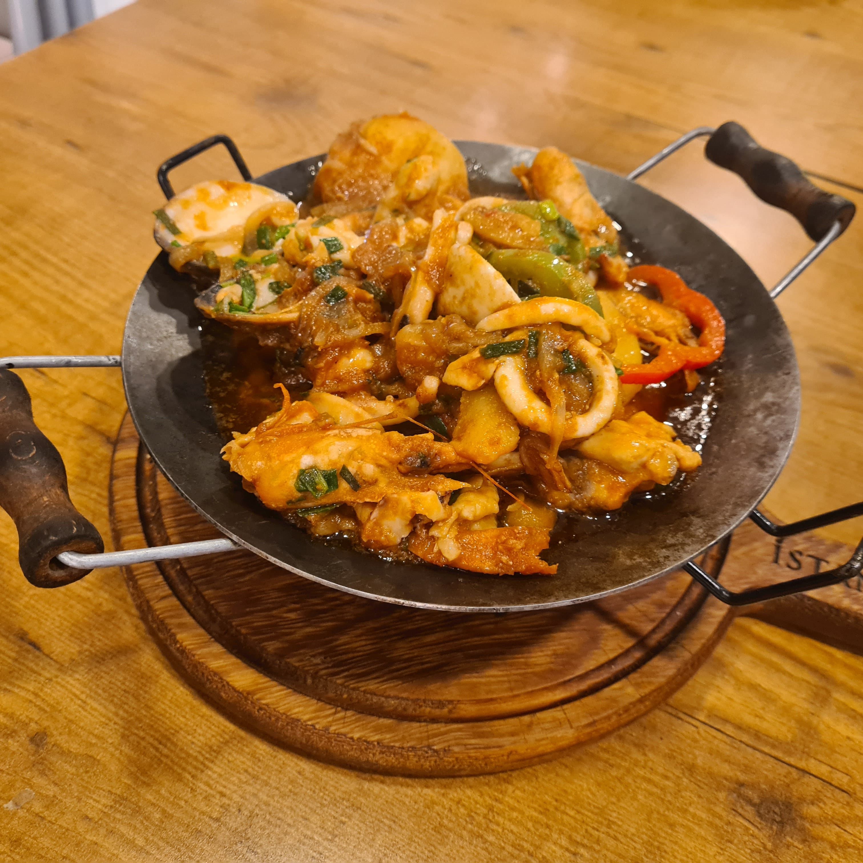 Cataplana de mariscos (1 Pessoa)