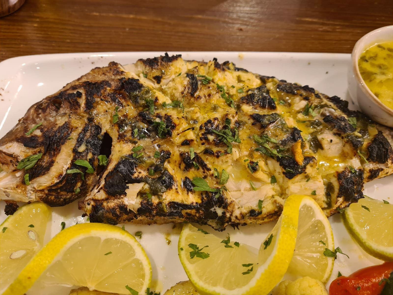 Peixe vermelho grelhado